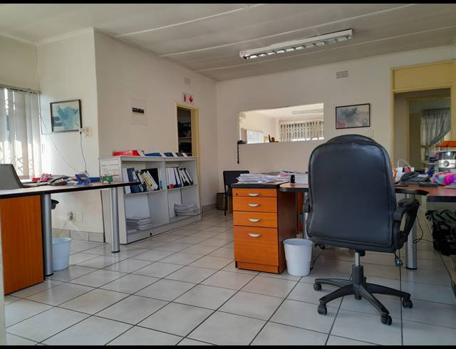 214M² OFFICE FOR SALE IN VANDERBIJLPARK CW 1